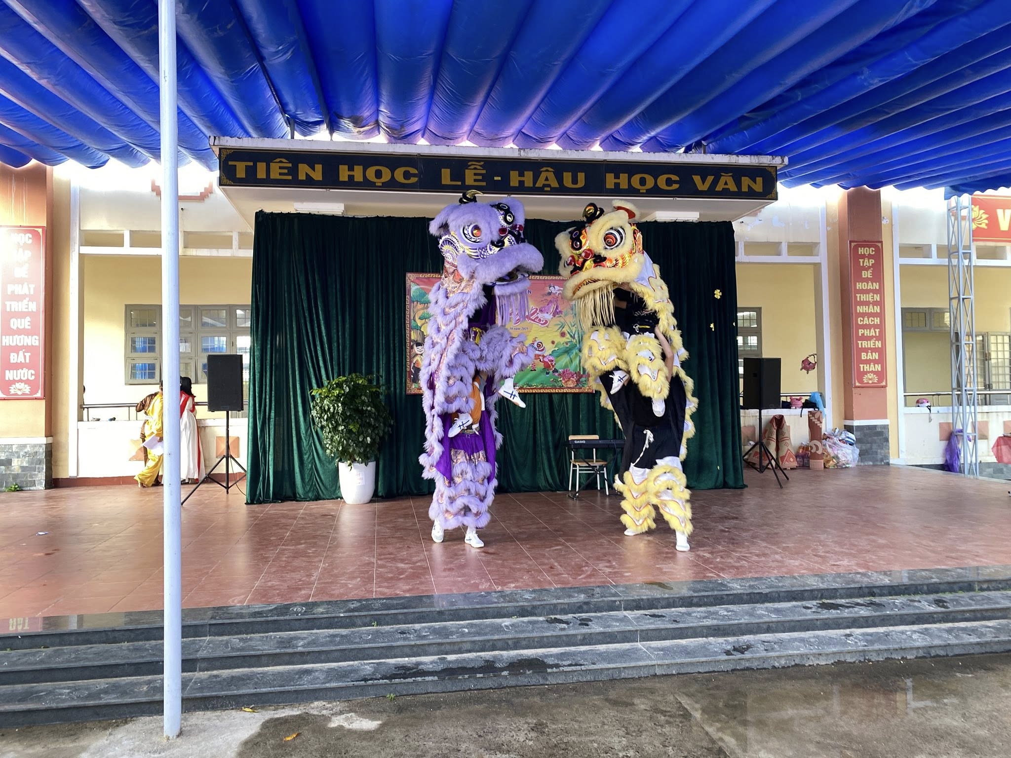 HOẠT ĐỘNG VUI TẾT TRUNG THU NĂM 2025 CỦA TRƯỜNG THCS MĂNG ĐEN